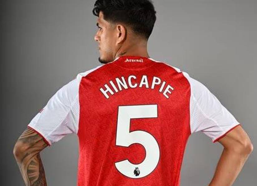 Piero Hincapié, nuevo jugador del Arsenal