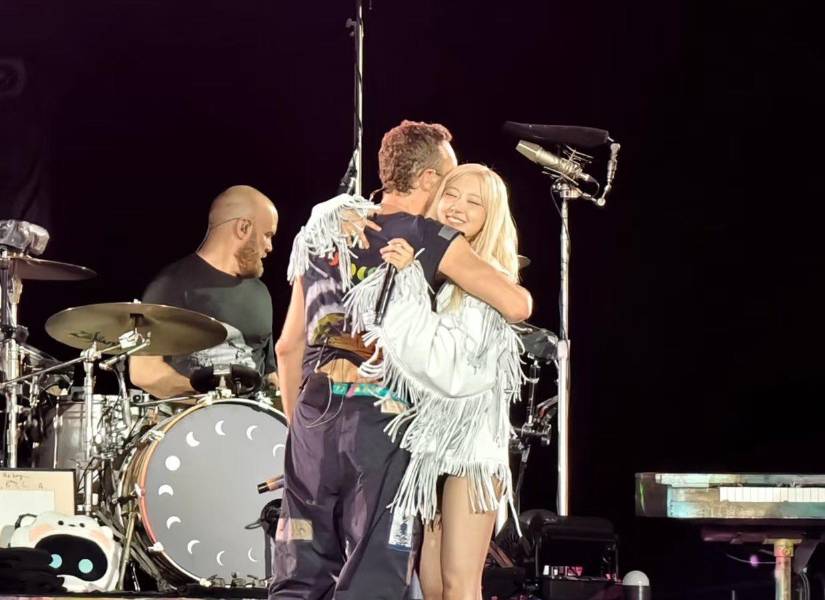 Rosé también había realizado un cover del tema Vive la Vida de Coldplay.