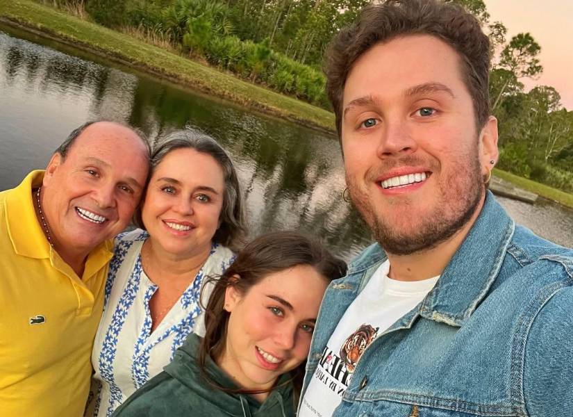 Los Chicaneros está conformado por Nelson (papá), Nicolás (a la derecha), Antonia (en el centro) y Cristina (mamá).