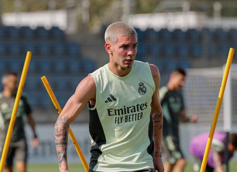 Franco Mastantuono en un entrenamiento con el Real Madrid