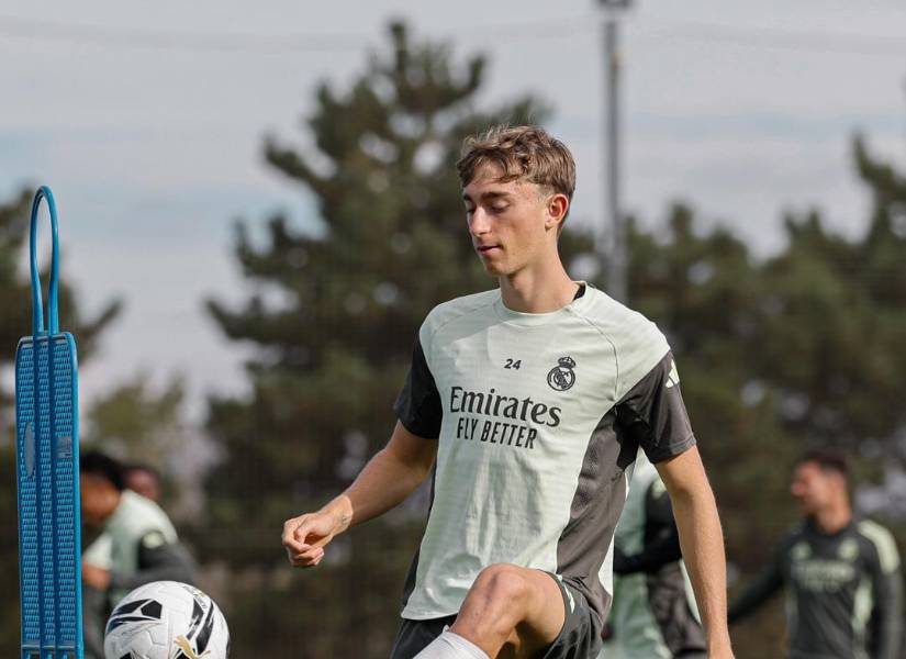 Dean Huijsen se recuperó de su lesión para disputar el Clásico de España.