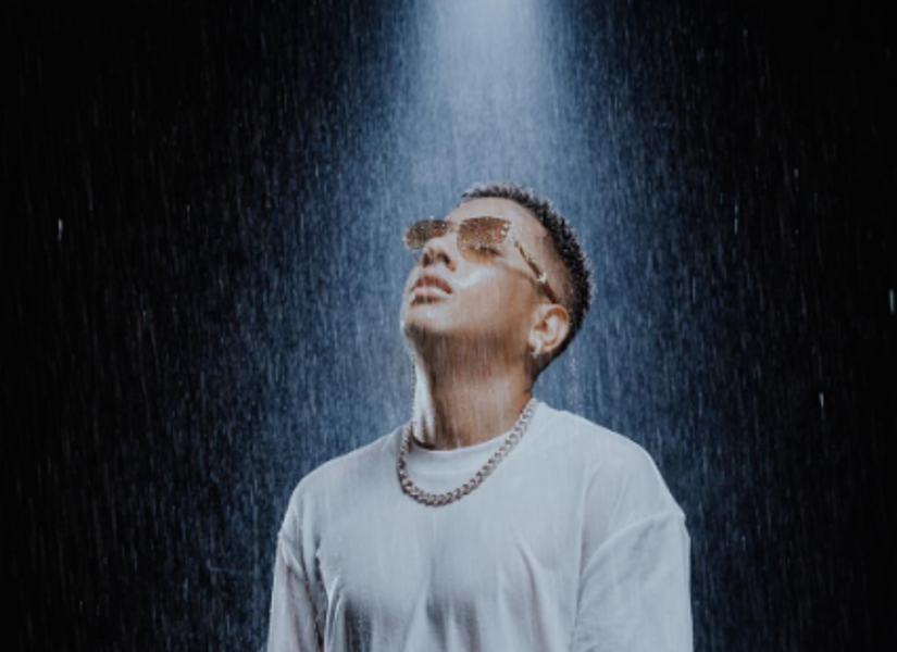 Jombriel y su foto de su post donde anuncia su nueva canción.