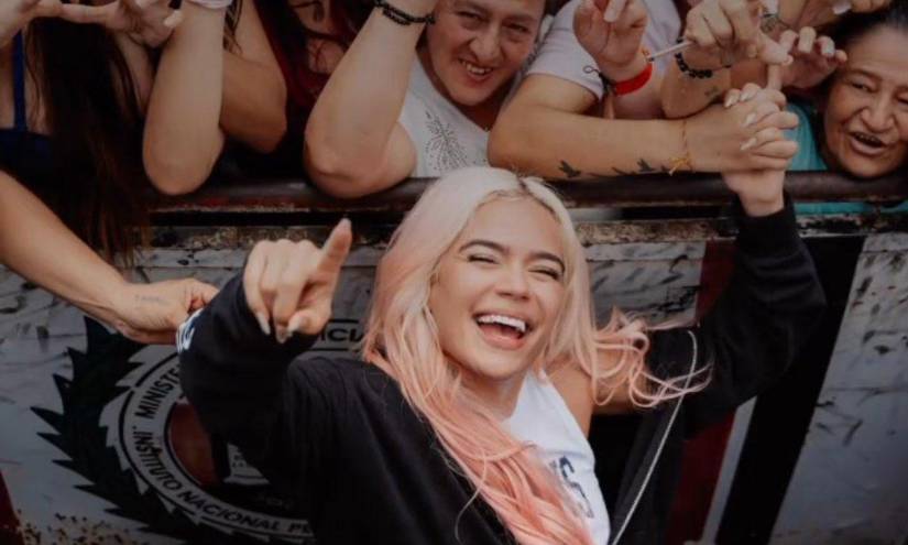 Captura. Karol G junto a las reclusas del Complejo Carcelario y Penitenciario de Ibagué.