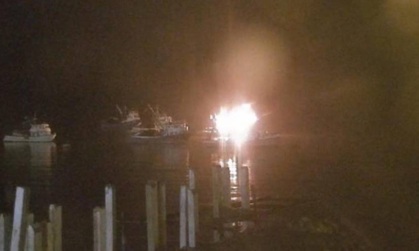 Dos embarcaciones se incendiaron en la parroquia Posorja