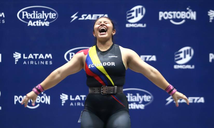 Bella Paredes se proclama triple campeona mundial juvenil de Levantamiento de Pesas