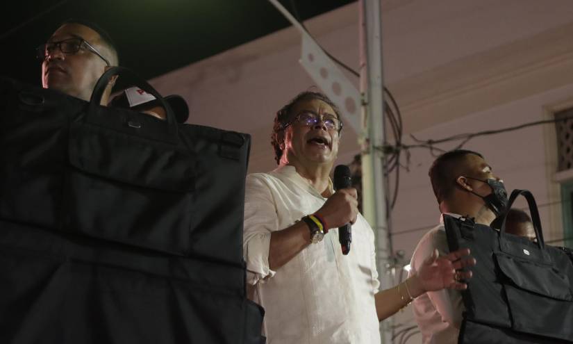 Gustavo Petro tiene 62 años y antes fue candidato en dos ocasiones (2010 y 2018).