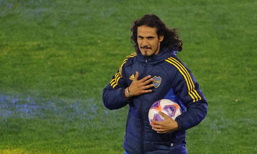 El delantero uruguayo Edinson Cavani durante su presentación oficial como futbolista de Boca Juniors.