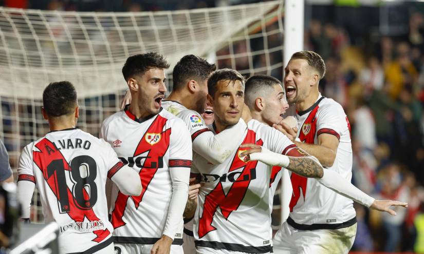 El Rayo Vallecano privó al Real Madrid de seguir como líder de la liga española.