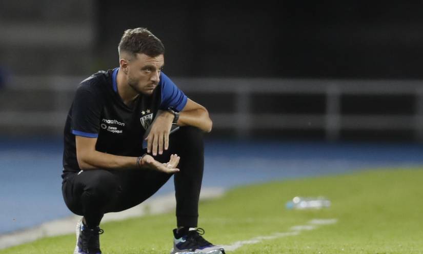 El entrenador de IDV Martín Anselmi en un partido de los octavos de final de la Copa Libertadores