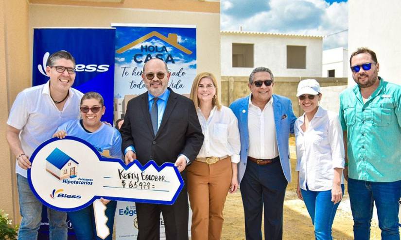 Imagen de una de las casas entregadas por Ambiensa y el BIESS en la etapa d3 de la urbanización Paseo del Sol.