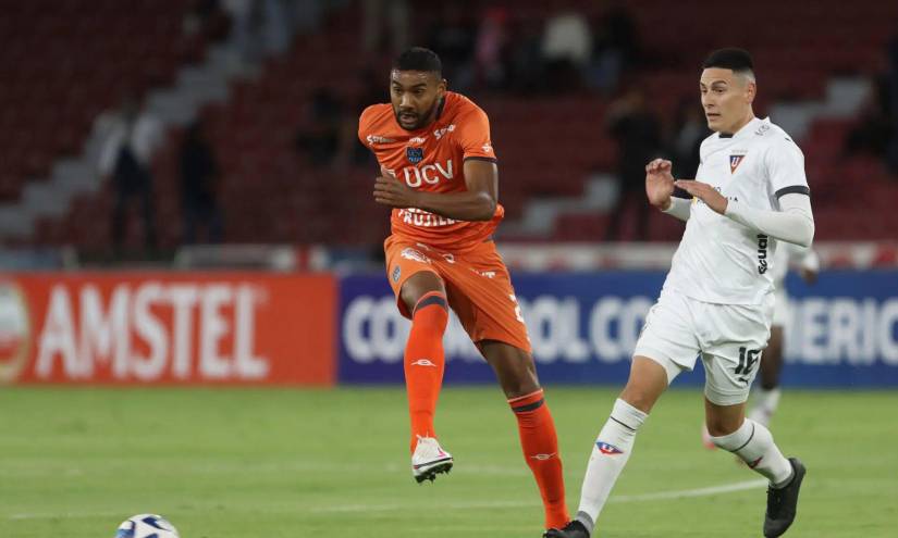 Mauricio Martínez en un partido con Liga de Quio