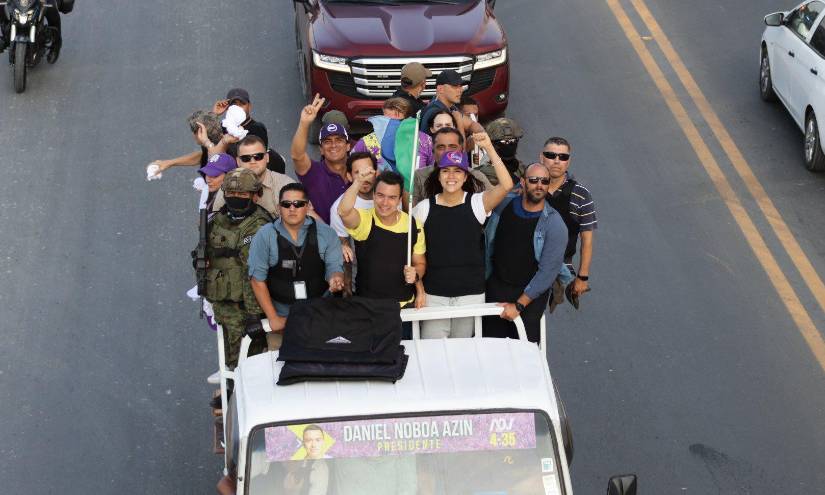 Imagen de Daniel Noboa en su cierre de campaña en Salinas, Santa Elena, el 12 de octubre del 2023.