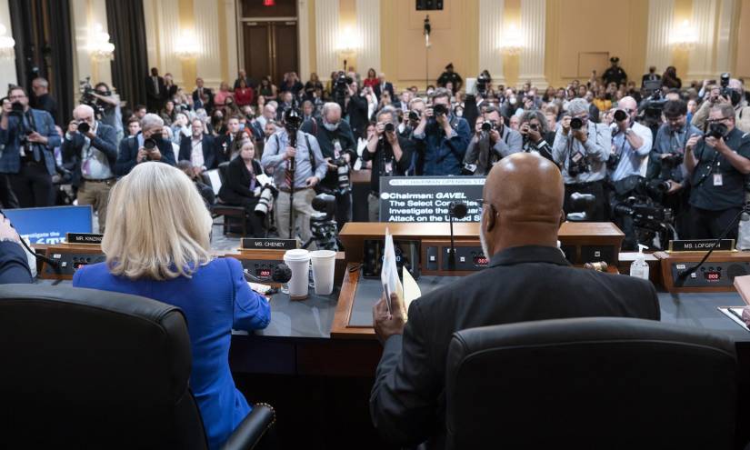 Bennie Thompson (d) preside el comité legislativo que investiga el ataque al Capitolio en Washington.
