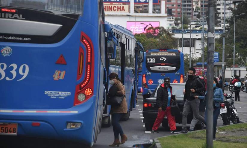 Municipio de Quito controlará carné de vacunación en transporte público
