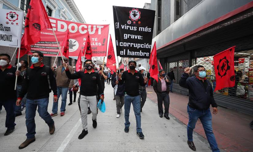 Un millar de manifestantes marchan en Quito en protesta contra Lasso