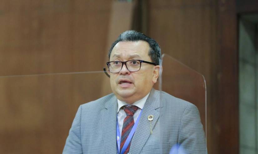Asambleísta Ricardo Vanegas pide que se investigue una supuesta interceptación de teléfonos en el Parlamento