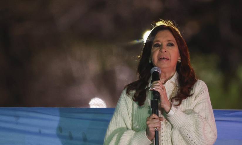 Cristina Fernández durante su discurso luego ante sus simpatizantes.