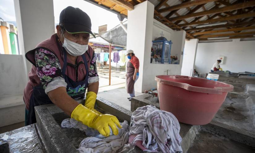 Pandemia afectó al empleo femenino en Ecuador