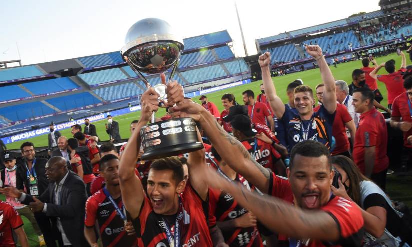 Atlético Paranaense es el primer equipo brasileño en ganar la Copa Sudamericana 2 veces