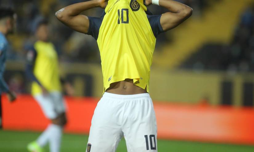 Ecuador pierde ante Uruguay, pero sigue en zona de clasificación al mundial