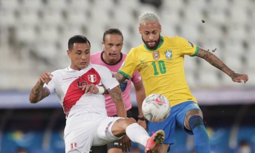 Brasil golea a Perú, con Neymar como figura