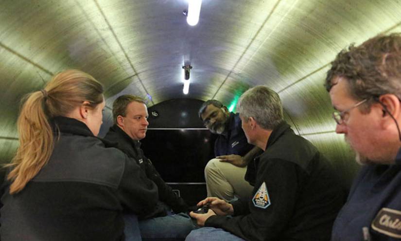 Fotografía facilitada por Ocean Gate que muestra el interior de un submarino turístico con capacidad para cinco personas.