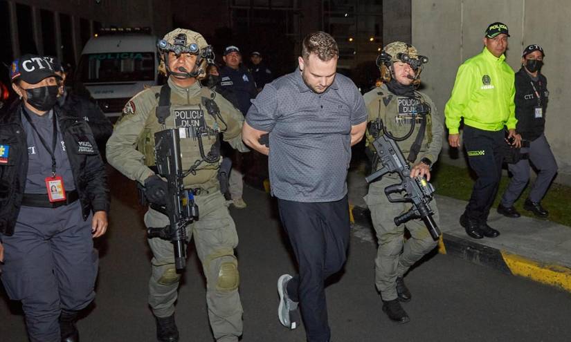 El momento de la detención del ciudadano estadounidense John Nelson Poulos en Bogotá (Colombia).