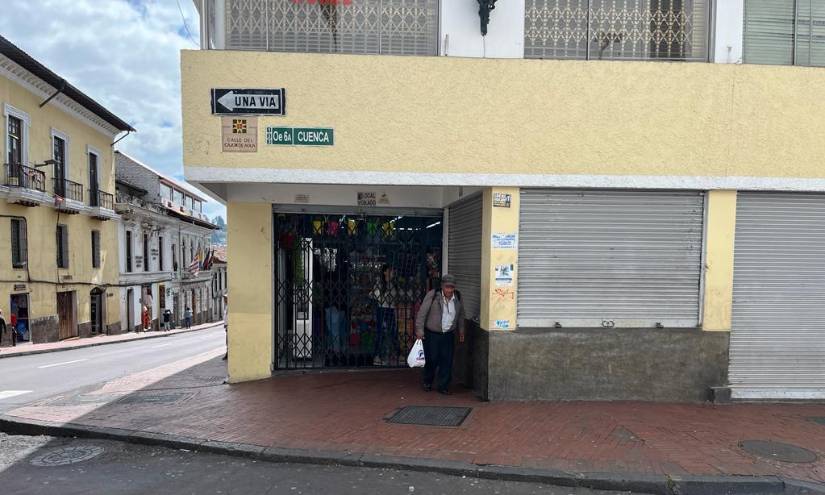 Los negocios trabajaron con las puertas cerradas en varios sectores.