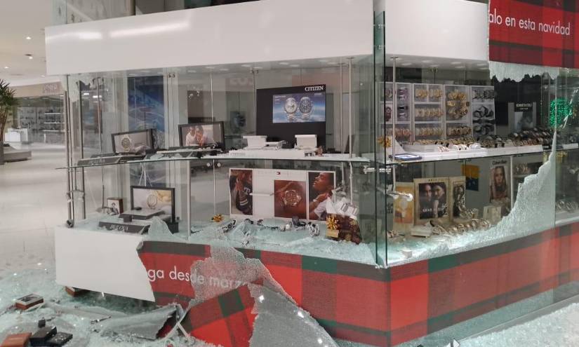 Otro negocio donde se venden relojes fue atacado.