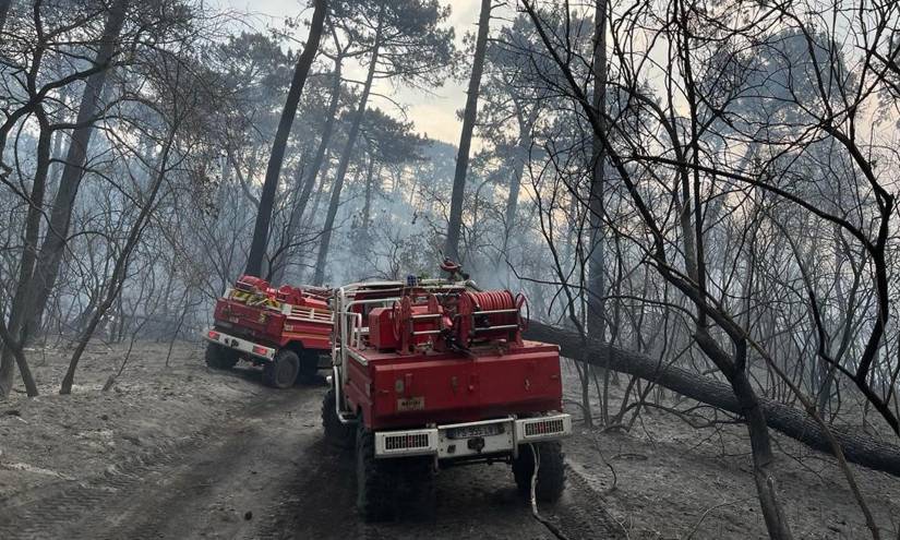 Dos incendios del sur de Burdeos ya han quemado más de 20 000 hectáreas.