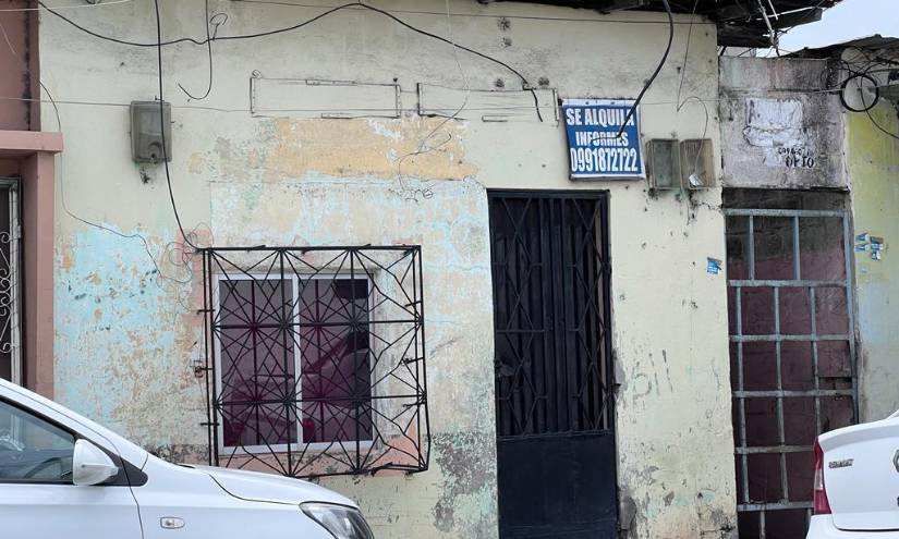 Vivienda con el letrero de se alquila en Durán.