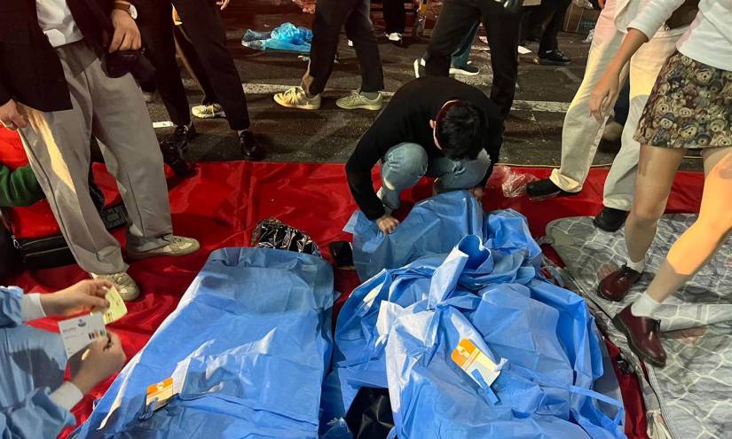 Una estampida durante las celebraciones de Halloween en el centro de Seúl ha dejado al menos 146 muertos y 150 heridos.