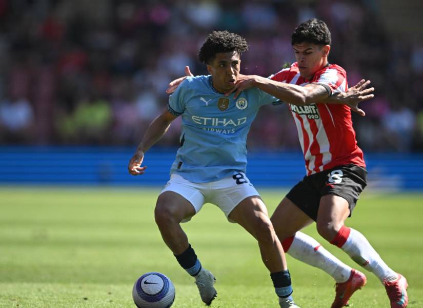 Manchester City se complica en sus aspiraciones de Champions League.