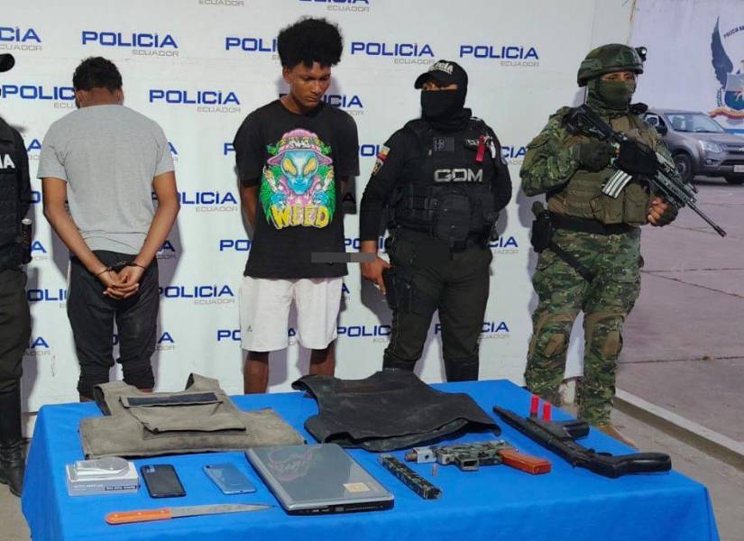 En Machala, los militares detuvieron a un hombre y un menor de edad en el sector Federico Páez-Los Sauces.