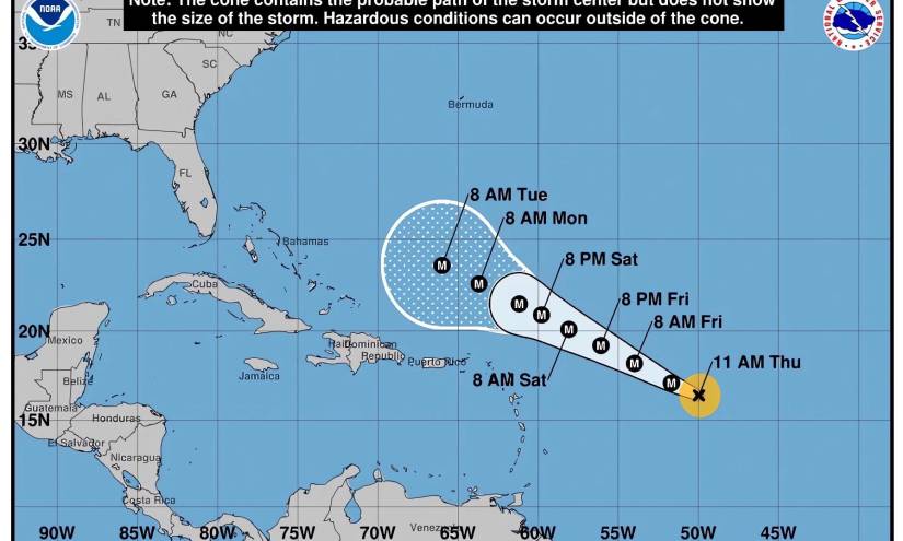 Imagen cedida este 7 de septiembre de 2023 por el Centro Nacional de Huracanes (NHC) de Estados Unidos que muestra el pronóstico de cinco días del paso del huracán Lee por el Atlántico. EFE/NHC
