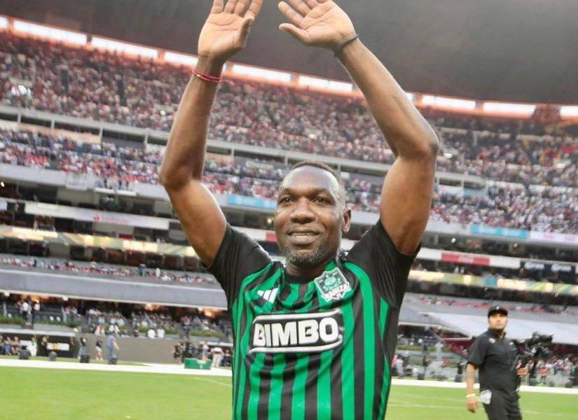 Walter Ayoví luego de disputar la final en el Estadio Azteca. (Archivo)