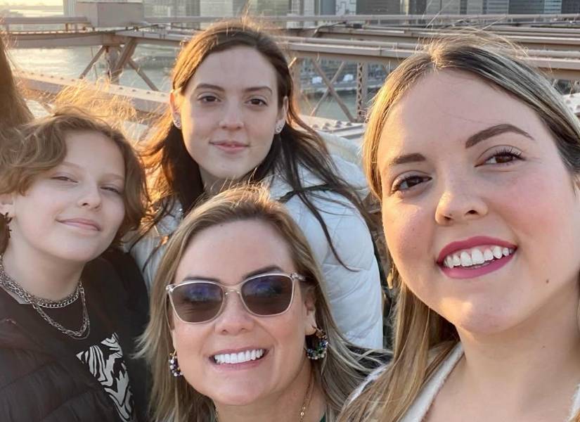 Úrsula Strenge y sus hijas.