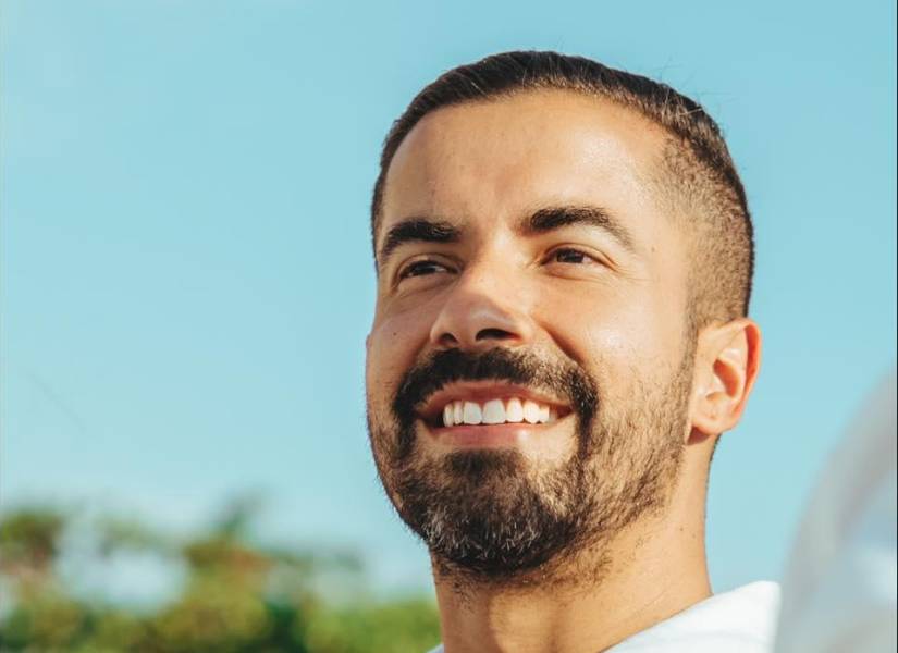 Benites durante un recorrido en campaña