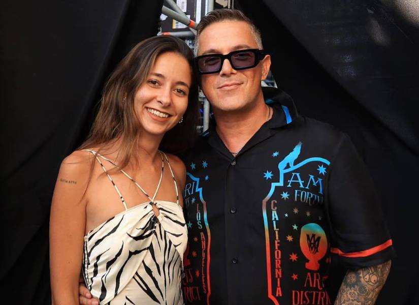 Ivet Playà junto a Sanz en un concierto de 2023.