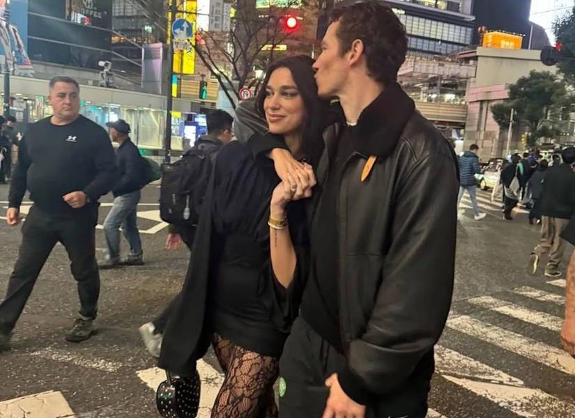 Dua Lipa y Callum Turner en Londres.