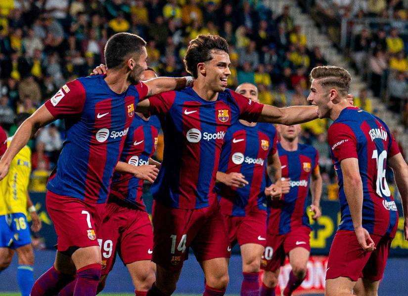 Jugadores del FC Barcelona festejando un gol.