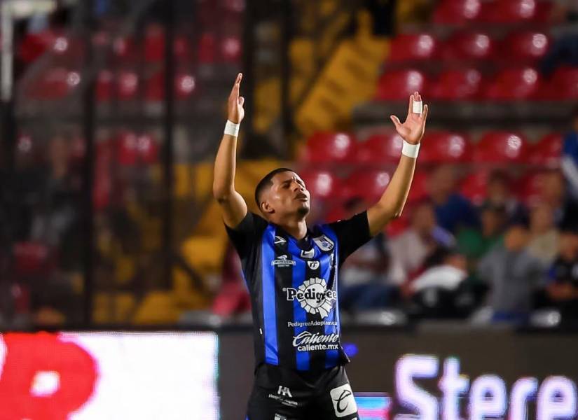 Jonathan Perlaza analizó su continuidad con el Querétaro.