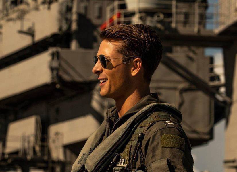 Glen Powell en Top Gun: Maverick como Hangman