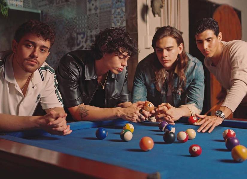 Portada de Afortunado, el primer sencillo de Balas de Camelia.