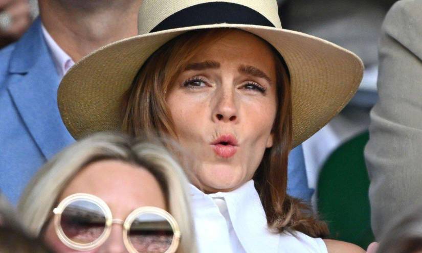 Emma Stone, famosa por su papel en la saga de Harry Potter, siendo testigo de un duro punto entre los tenistas Novak Djokovic y Carlos Alcaraz.