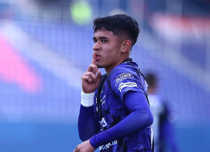 Kendry Páez sigue entrenando con el Estrasburgo en Francia.