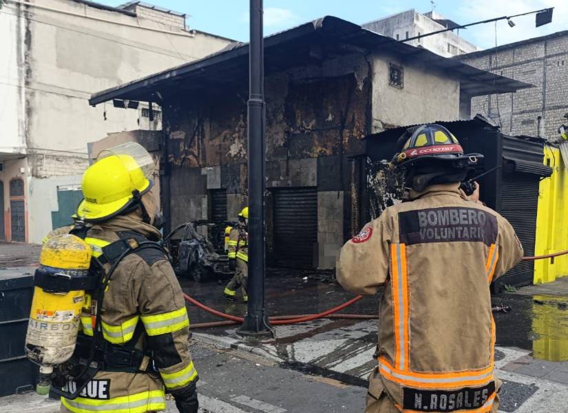 El siniestro ocurrió entre las calles Junín y Rumichaca, en el centro de Guayaquil.