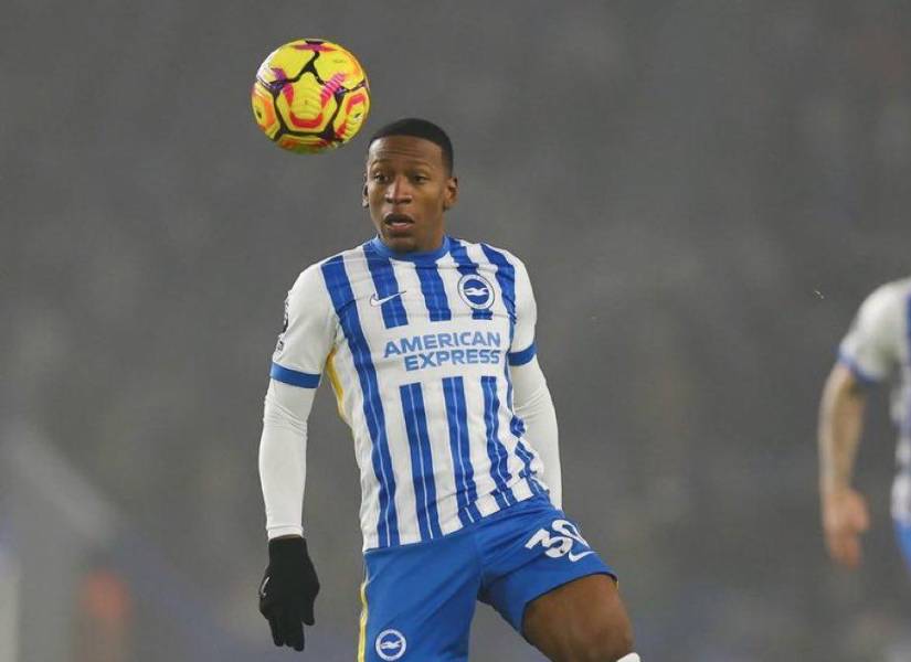 Pervis Estupiñán disputó 84 minutos en la victoria del Brighton ante el Manchester United.