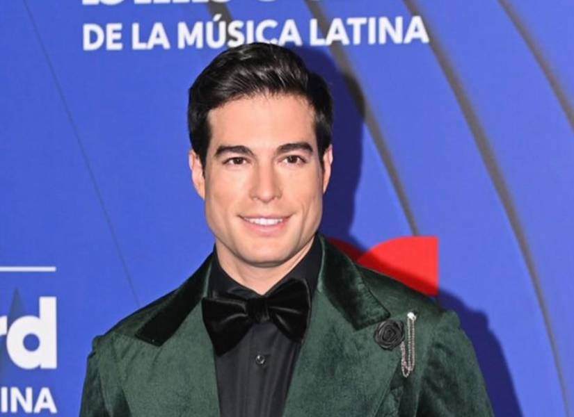 Danilo Carrera en la Alfombra Roja de Telemundo.