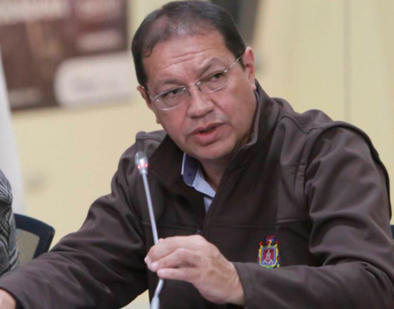 El alcalde de Quito, Santiago Guarderas, se dirigió a la prensa indicando que pidirá al Gobierno más medidas por la seguridad de la capital.
